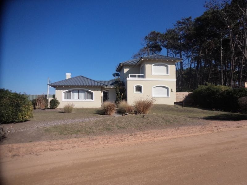 Casa en alquiler con piscina